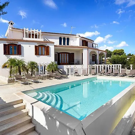 Cozy In With Outdoor Swimming Pool * ラグーザ