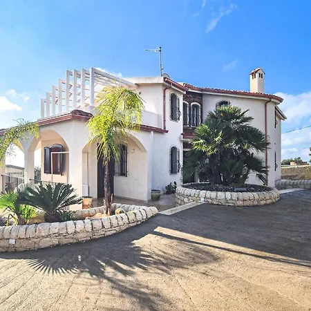 Holiday home Cozy In With Outdoor Swimming Pool