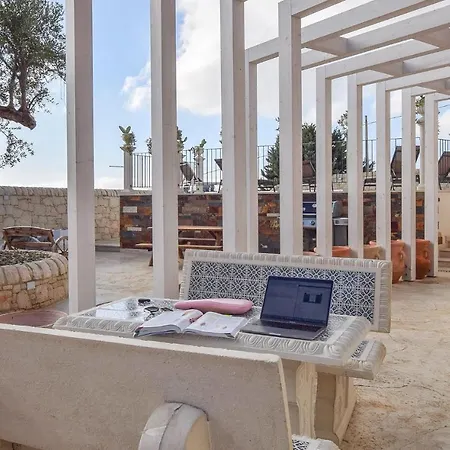 Cozy In With Outdoor Swimming Pool Holiday home Ragusa