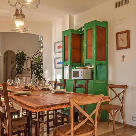 Vakantiehuis Cozy In With Outdoor Swimming Pool *
